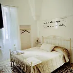Dimora Dei Nonni 199 Bed & Breakfast 4*